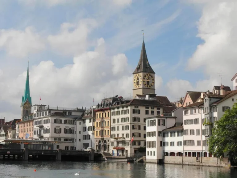 6 iconic city breaks, with a twist